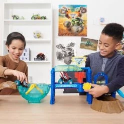 Monster Jam Megalodon Monster Wash Playset