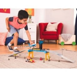 DRIVEN By Battat DRIVEN – Airport Playset with Toy Airplane (32pc) – Micro Series