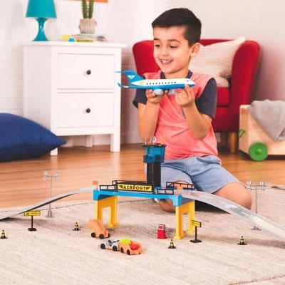 DRIVEN By Battat DRIVEN – Airport Playset with Toy Airplane (32pc) – Micro Series 2 DRIVEN By Battat DRIVEN – Airport Playset with Toy Airplane (32pc) – Micro Series - Image 2